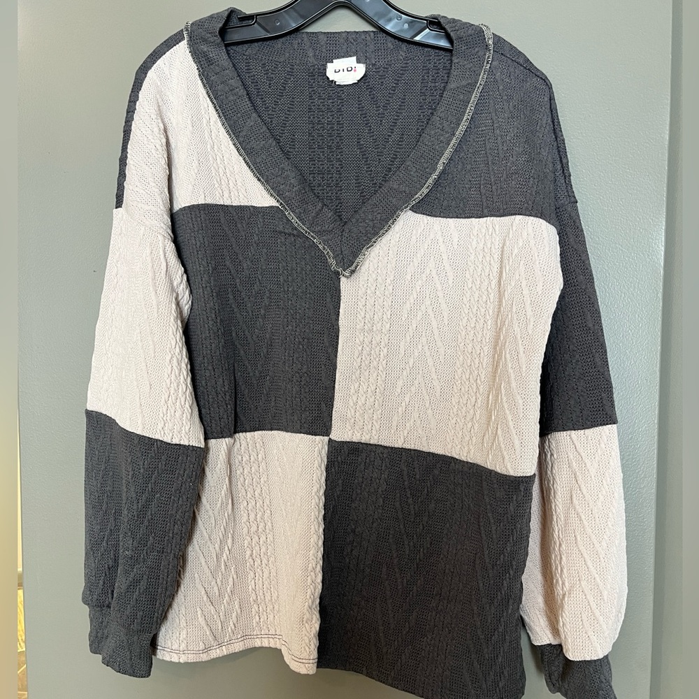 Bibi Grey and Cream cable knit sweater size large